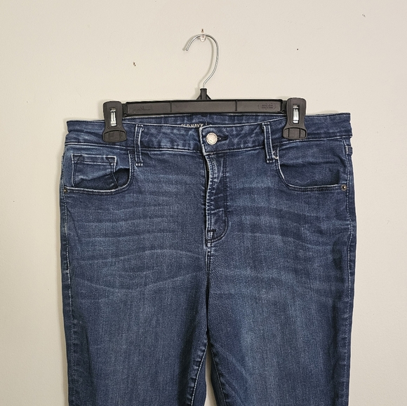 Old Navy Rock Star Skinny Jeans - Picture 3 of 8